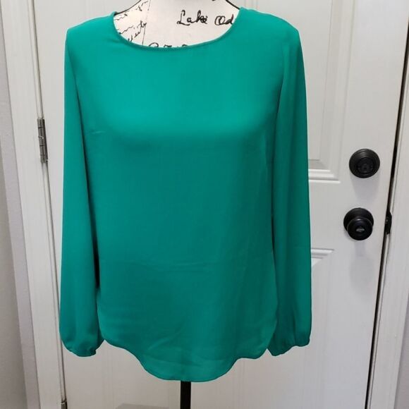 Kelly green blouse with lace back - Picture 3 of 5
